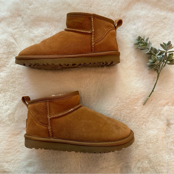 UGG Shoes - 🩶SOLD🩶UGG | EUC - Classic Ultra Mini Booties - Size 7 - Chesnut